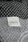 画像4: ヴィヴィアンウエストウッド 中古 / スカルレース柄半袖ロングシャツ 2 黒Ｘ白  I-26-06-24-010-bl-HD-ZI (4)