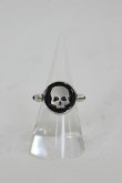 画像2: ヴィヴィアンウエストウッド 中古 / skull medal ring XSサイズ(約11号) シルバーＸ黒  I-26-07-22-032-ac-HD-ZI (2)