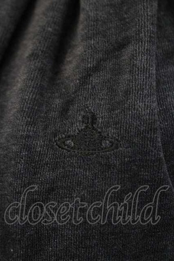 画像4: ヴィヴィアンウエストウッド 中古 / 単色オーブ刺繍ギャザーゴム胸元長袖カットソー 2 黒  I-26-10-21-011-to-HD-ZI (4)