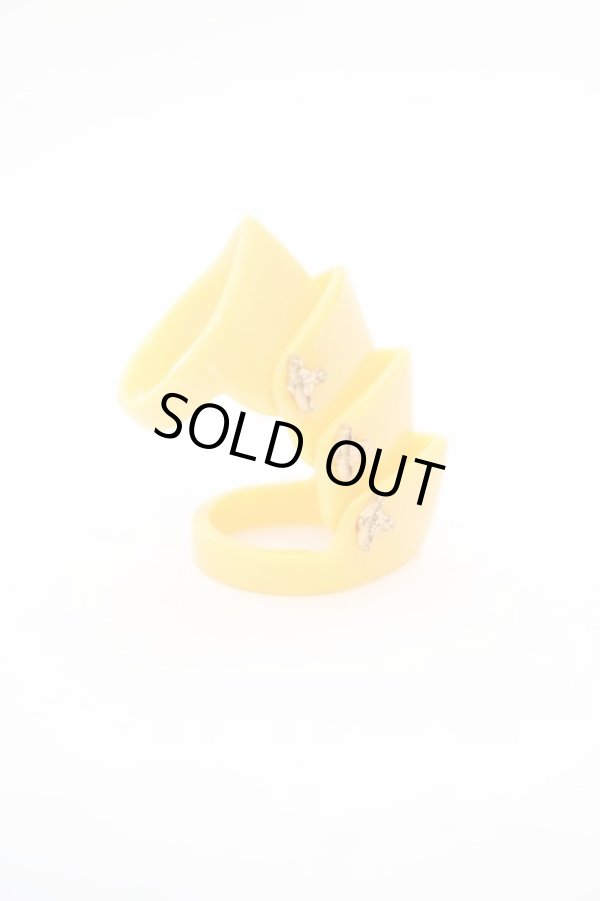 画像3: ヴィヴィアンウエストウッド 中古 / レジンアーマーリング 上部:約10号 下部:約14号 イエロー  O-24-03-10-047-ac-IG-OS (3)