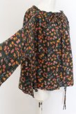 画像2: ANGLOMANIA 中古 / フラワー総柄シャーリングネックプルブラウス 38 グリーン×マルチ  O-24-06-16-050-bl-IG-ZH (2)
