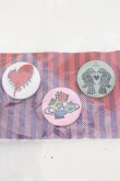 画像2: ヴィヴィアンウエストウッド 中古 / 缶バッチセット  ホワイトｘピンクｘグリーン  O-25-07-06-071-gd-YM-OS (2)