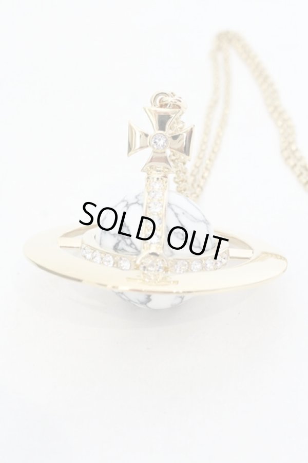 画像2: ヴィヴィアンウエストウッド 中古 / GIANT ORB PENDANT【HOWLITE】  ゴールドｘハウライト  O-25-07-13-046-nl-YM-OS (2)