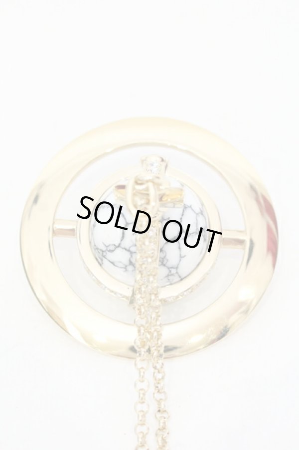 画像4: ヴィヴィアンウエストウッド 中古 / GIANT ORB PENDANT【HOWLITE】  ゴールドｘハウライト  O-25-07-13-046-nl-YM-OS (4)