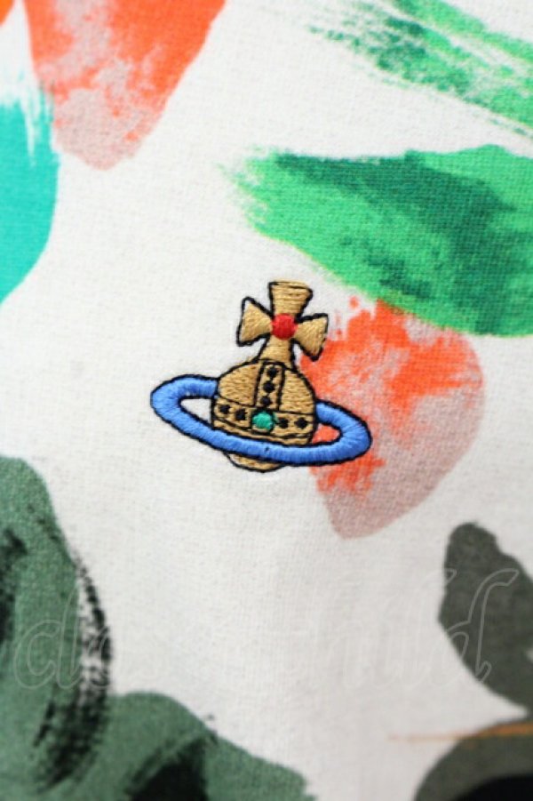 ヴィヴィアンウエストウッド 中古 / HEBO FLORAL Tシャツ S アイボリー  O-25-07-13-013-ts-YM-OS ヴィヴィアンウエストウッド 中古 / HEBO FLORAL Tシャツ S