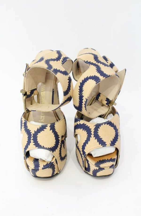 画像2: ヴィヴィアンウエストウッド 中古 / エレベーテッドリジェントスレイブサンダル 5（約23.5-24cm） ベージュｘネイビー  O-25-08-17-059-sh-YM-OS (2)