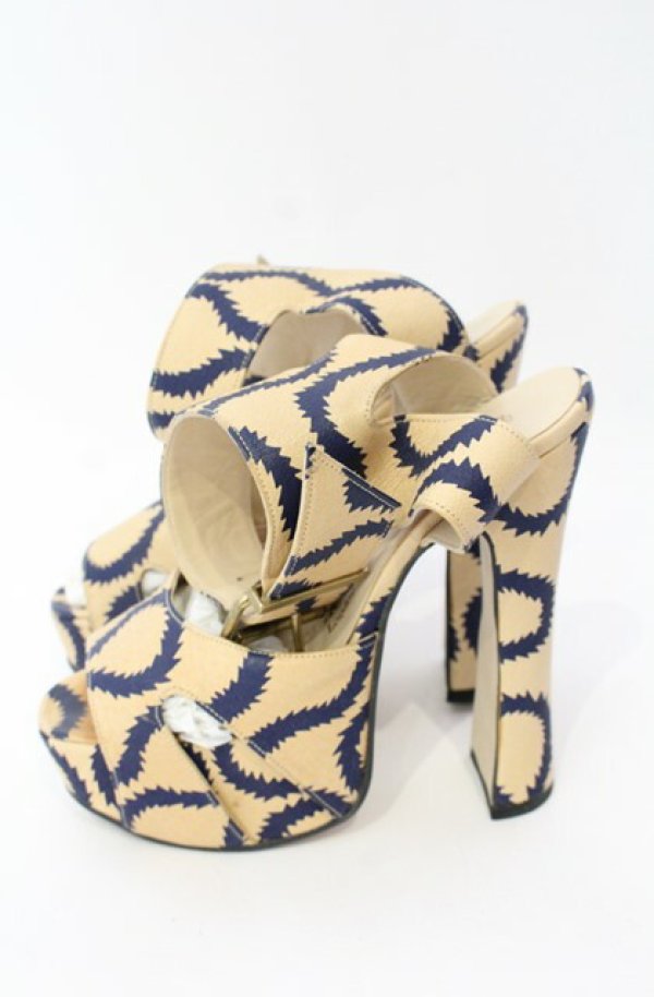 画像3: ヴィヴィアンウエストウッド 中古 / エレベーテッドリジェントスレイブサンダル 5（約23.5-24cm） ベージュｘネイビー  O-25-08-17-059-sh-YM-OS (3)