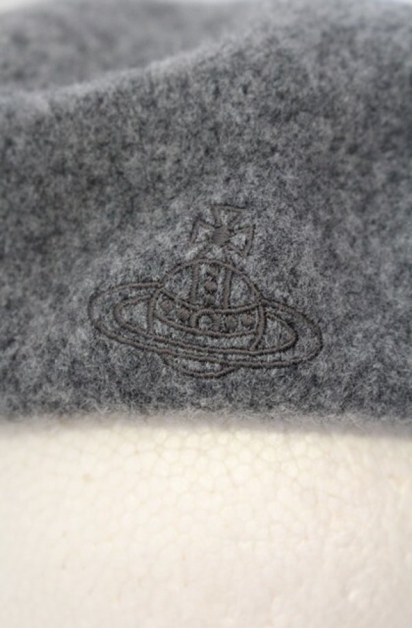 画像2: ヴィヴィアンウエストウッド 中古 / オーブ刺繍ベレー帽  グレー  O-25-08-17-060-ha-IG-OS (2)