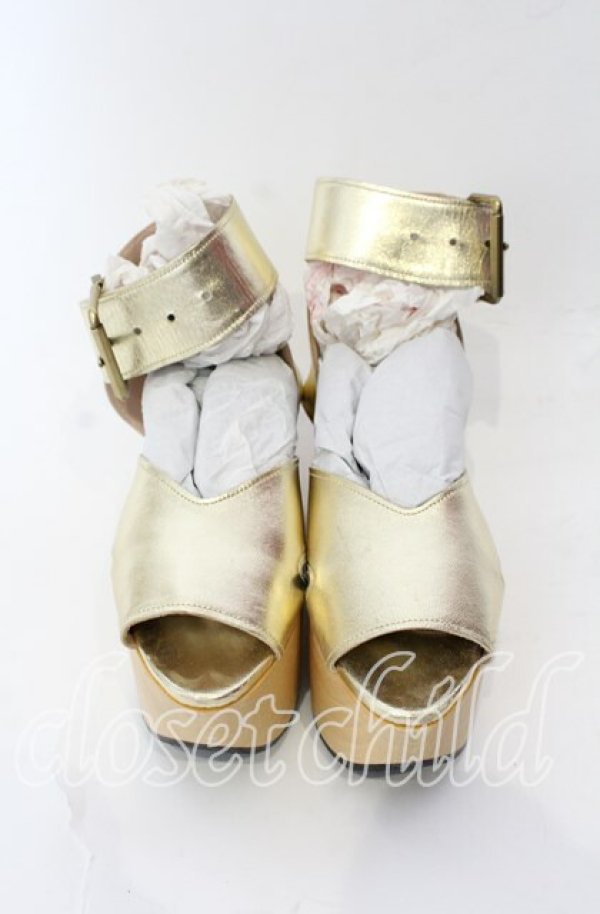 画像2: ヴィヴィアンウエストウッド 中古 / ROCKING HORSE PAGAN サンダル サイズ記載ナシ(インソール約24cm) ゴールド  O-25-09-14-119-sh-IG-OS (2)