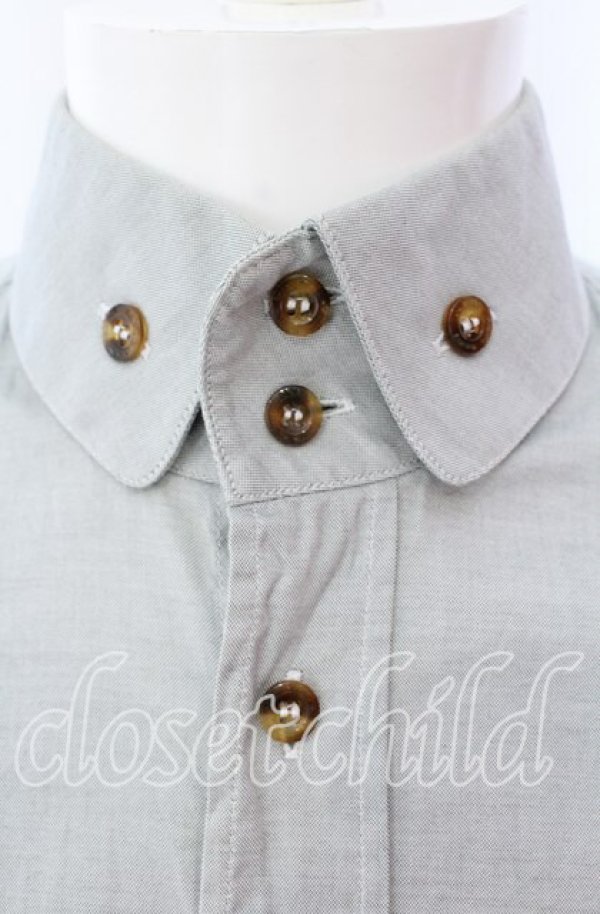 画像2: ヴィヴィアンウエストウッド MAN 中古 / 銀オーブ刺繍ボタンダウンシャツ 46 ライトグレー  O-25-09-21-001-bl-YM-ZH (2)