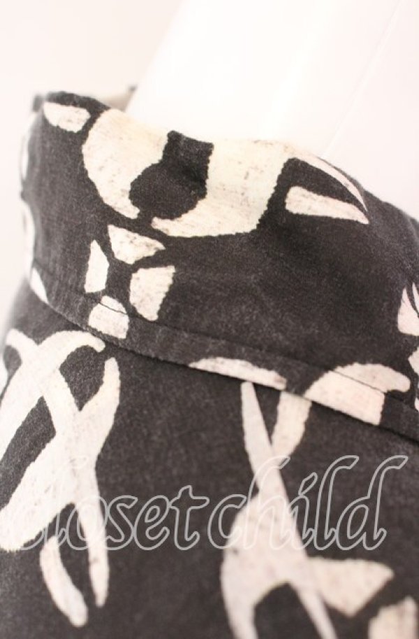 画像3: ヴィヴィアンウエストウッド 中古 / リヨセルブロードMUD ORB PRINTスラッシュショルダーシャツ 00 ブラック  O-25-09-21-044-bl-IG-OS (3)