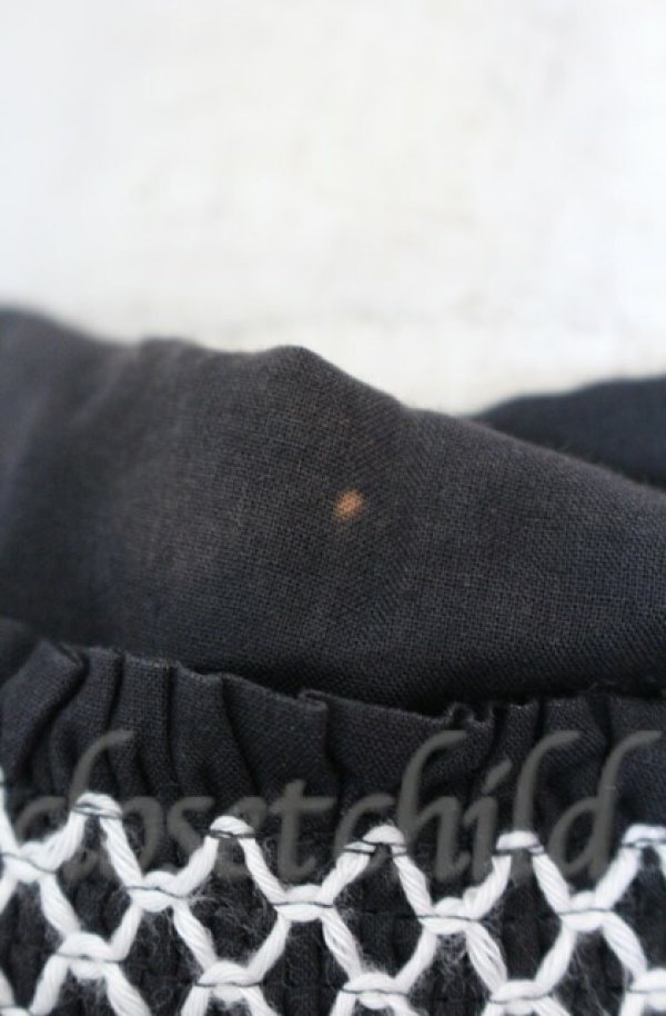 画像8: ヴィヴィアンウエストウッド 中古 / コットンローンスモッキングシャツ 00 ブラック  O-25-11-09-024-bl-YM-OS (8)