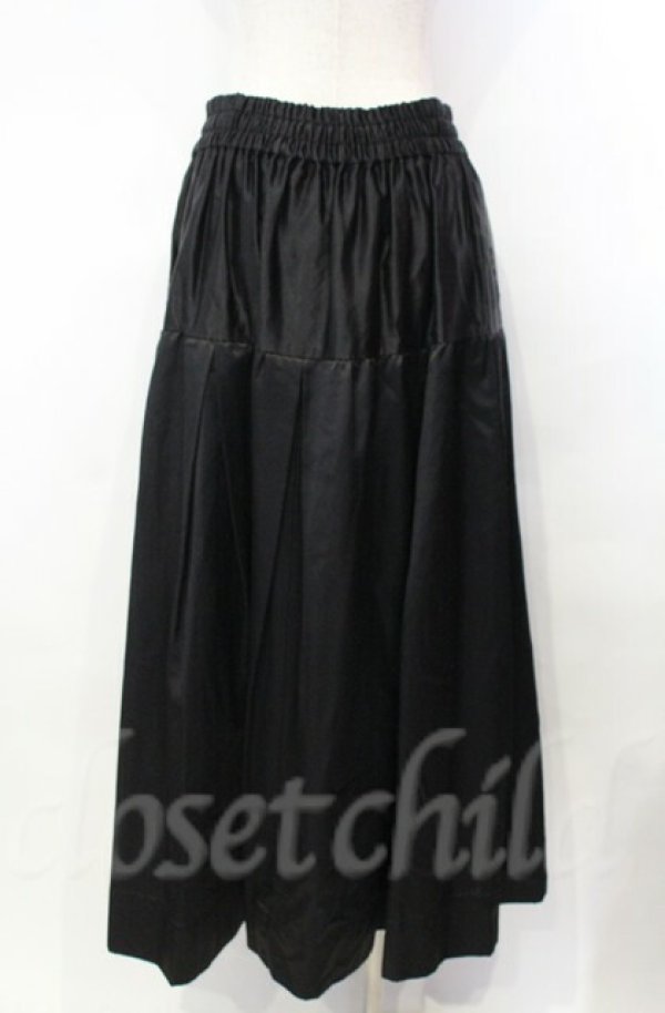 画像4: ヴィヴィアンウエストウッド 中古 / コットンレーヨンサテンボックスタックギャザースカート 00 ブラック  O-25-11-09-068-sk-IG-OS (4)