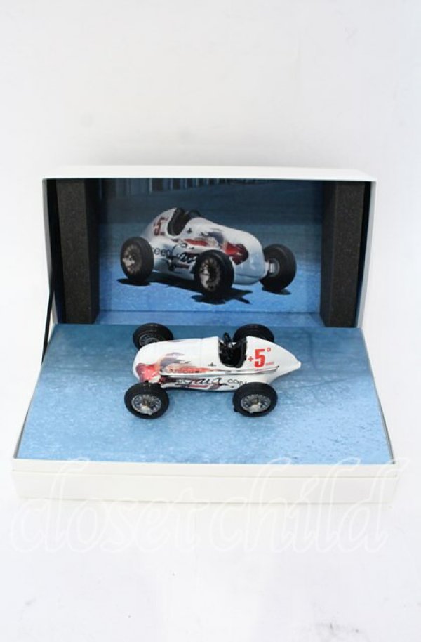 画像3: ヴィヴィアンウエストウッド 中古 / Schuco社製コラボコレクタブル・ミニカー  -  O-25-11-16-044-gd-IG-OS (3)