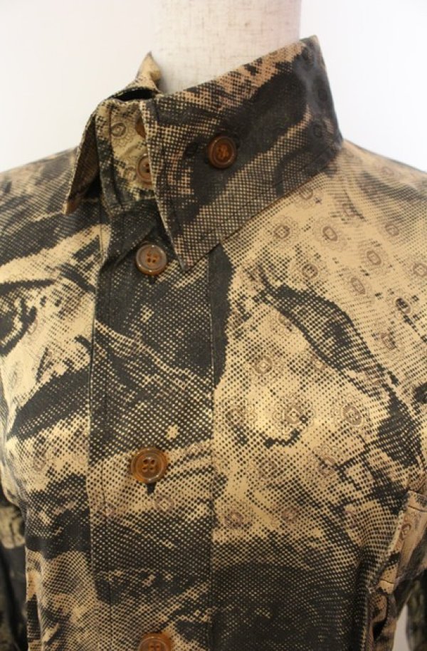画像2: ヴィヴィアンウエストウッド 中古 / Puppet Chaos シャツ （パペット カオス） 38 ゴールド  O-26-01-11-040-bl-YM-OS (2)