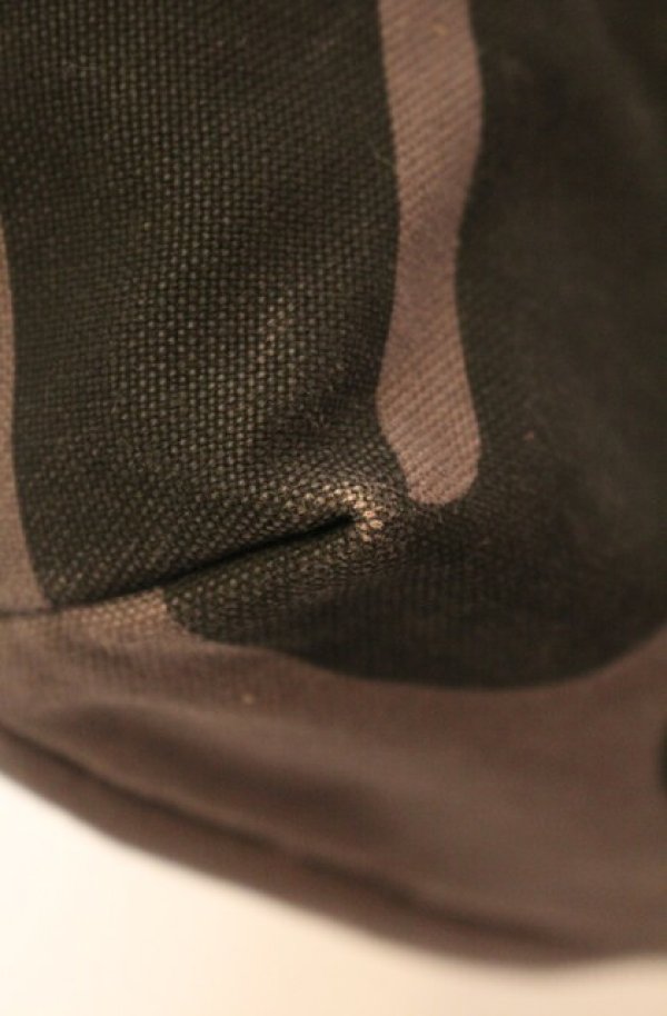 画像3: ヴィヴィアンウエストウッド MAN 中古 / PRINTED ORB MAN LONDON トートバッグ（プリンテッドマンロンドン）  チャコール  O-26-01-11-077-ba-YM-OS (3)