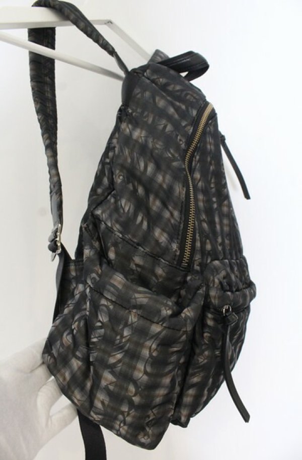 画像2: ヴィヴィアンウエストウッド 中古 / ダイアゴナルオーブチェックジャガードリュック  ブラック  O-26-01-25-061-ba-YM-OS (2)