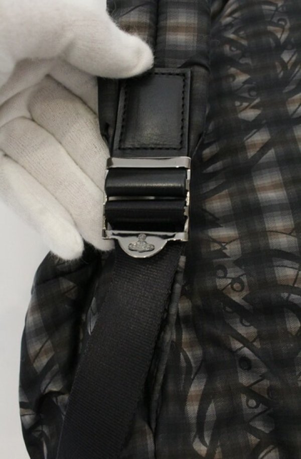 画像4: ヴィヴィアンウエストウッド 中古 / ダイアゴナルオーブチェックジャガードリュック  ブラック  O-26-01-25-061-ba-YM-OS (4)