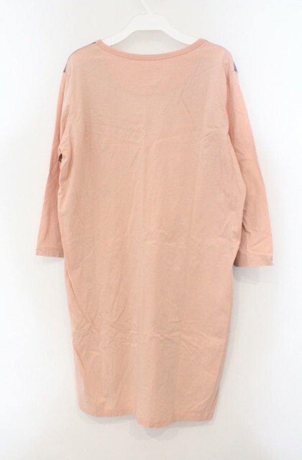 画像4: ヴィヴィアンウエストウッド 中古 / 童話プリントカットワンピース M ピンクｘネイビー  O-26-02-15-026-op-YM-OS (4)