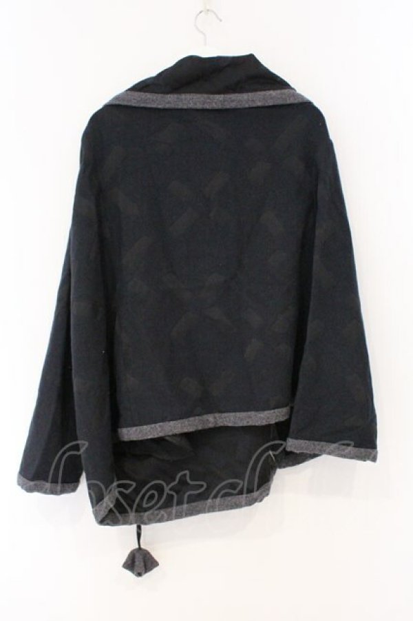 画像4: ヴィヴィアンウエストウッド 中古 / 総柄ケープジャケット 2 ネイビーｘブラック  O-26-03-08-001-jc-YM-OS (4)