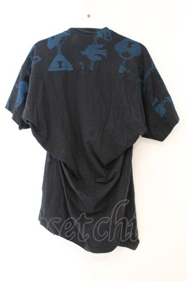 画像4: ヴィヴィアンウエストウッド 中古 / チャームプリント半袖カットソー 3 ネイビーｘターコイズ  O-26-03-08-010-to-YM-OS (4)