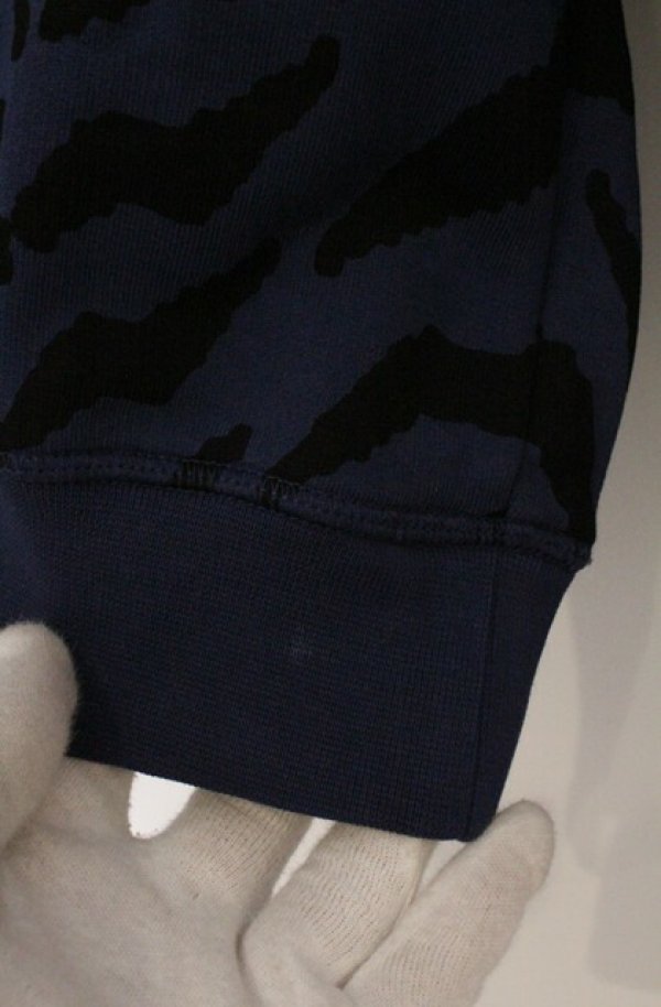 画像5: ヴィヴィアンウエストウッド 中古 / TIGER STRIPES RAGLANスウェット XS ネイビー  O-26-03-22-054-to-YM-OS (5)