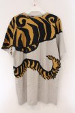 画像4: ヴィヴィアンウエストウッド MAN 中古 / ファイティングタイガーエレファントTシャツ F グレーｘイエロー  O-26-04-12-010-to-YM-OS (4)