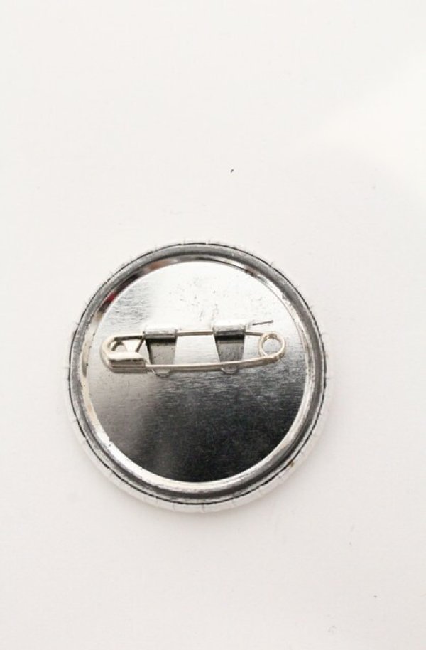 画像2: ヴィヴィアンウエストウッド 中古 / CHOICE　缶バッジ  レッドｘホワイト  O-26-04-19-122-gd-YM-OS (2)