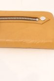 画像2: ヴィヴィアンウエストウッド 中古 / 型押シラウンドZIP長財布  キャメル  O-26-04-26-053-wa-YM-OS (2)