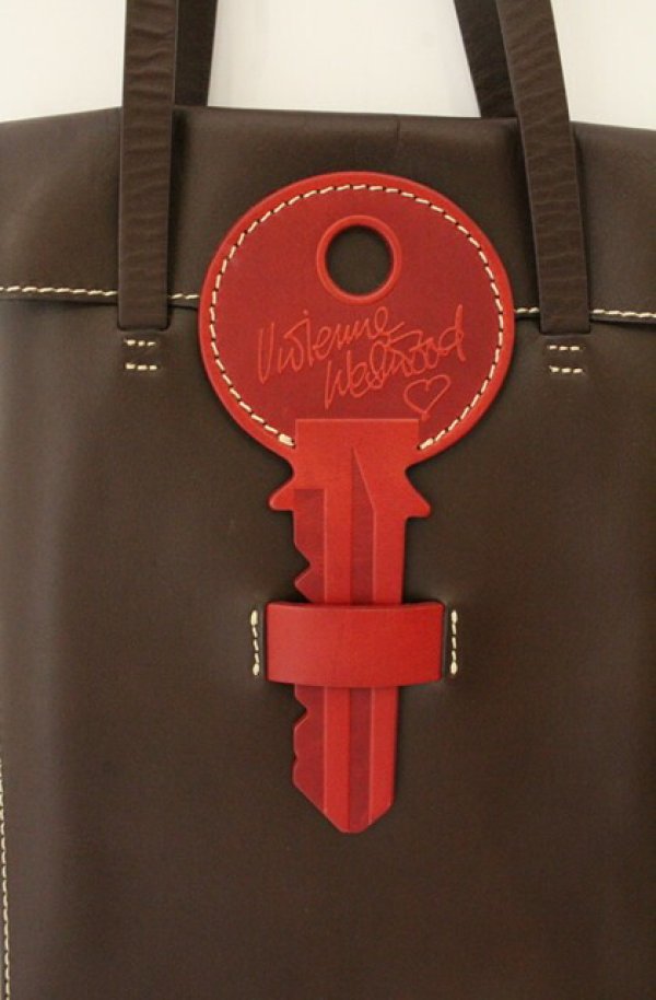 画像2: ヴィヴィアンウエストウッド 中古 / BIG KEYレザーバッグ  ブラウン  O-26-06-21-042-ba-IG-OS (2)