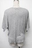 画像2: ヴィヴィアンウエストウッド MAN 中古 / ケーブマンプリントTシャツ 44 グレー  S-25-01-29-053-ts-AS-ZS (2)