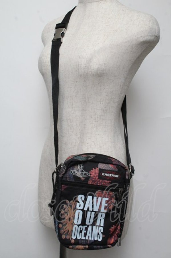 画像2: ヴィヴィアンウエストウッド 中古 / ×EASTPAK SAVE OUR OCEANSショルダーバッグ  黒  S-25-05-18-024-ba-AS-ZH (2)