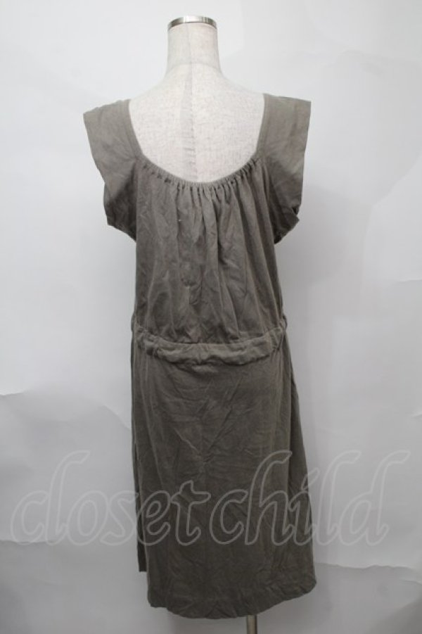 画像2: ヴィヴィアンウエストウッド 中古 / ノースリーブカットワンピース 2 カーキ  S-25-08-10-039-op-AS-ZS (2)