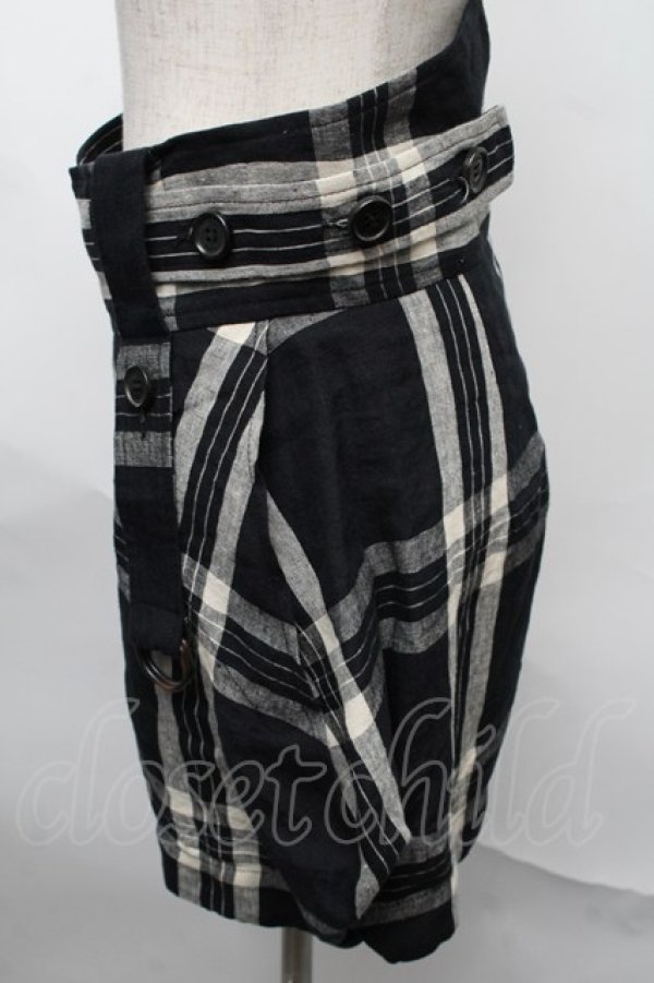画像3: ヴィヴィアンウエストウッド 中古 / ベルトデザインチェックショートパンツ 38 黒ｘオフ  S-25-08-10-055-pa-AS-ZS (3)