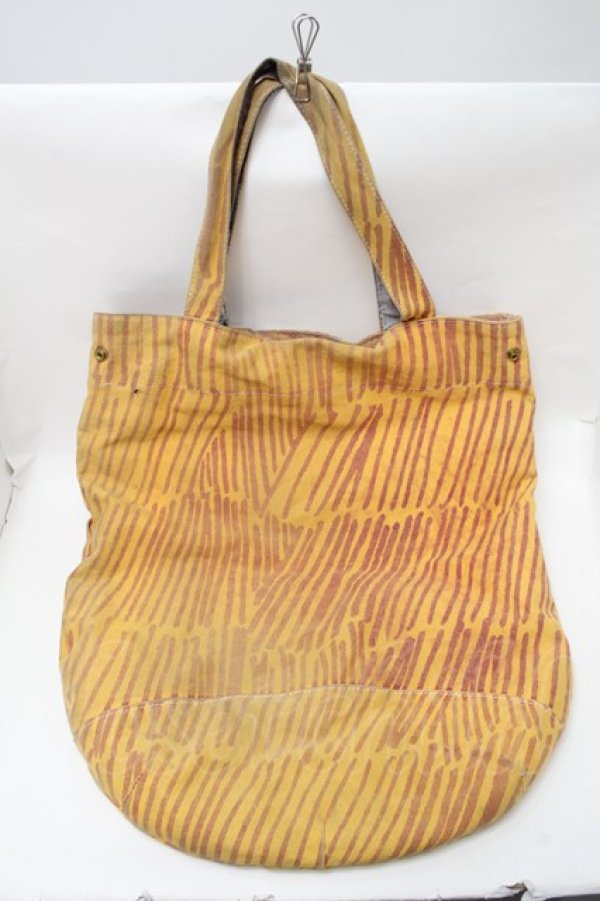 画像2: ヴィヴィアンウエストウッド 中古 / Lightning Shopper バッグ  イエロー  S-25-09-17-041-ba-AS-ZS (2)