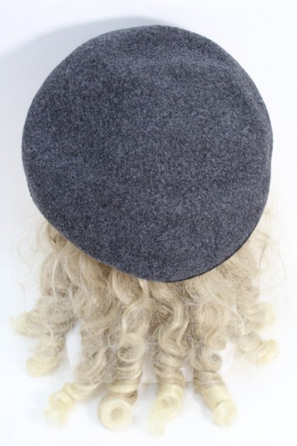 画像4: ヴィヴィアンウエストウッド 中古 / パイピングベレー帽  グレーx黒  S-25-10-22-023-ha-AS-ZS (4)