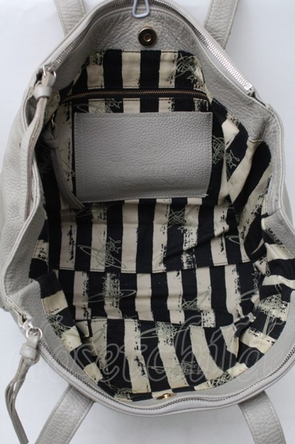 画像4: ヴィヴィアンウエストウッド 中古 / モシークトートバッグ  グレー  S-25-11-19-017-ba-AS-ZS (4)