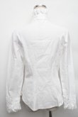 画像2: ヴィヴィアンウエストウッド 中古 / フリル立チ襟ブラウス 2 白  S-25-12-28-029-bl-AS-ZS (2)