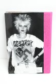 画像2: ヴィヴィアンウエストウッド 中古 / 写真集（英語ver）   S-26-06-21-020-gd-AS-ZS (2)