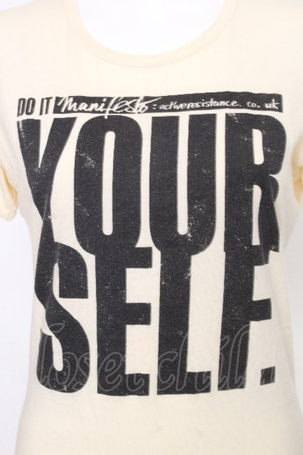 画像3: ヴィヴィアンウエストウッド 中古 / YOUR SELFプリントTシャツ S オフ  S-26-09-06-027-ts-AS-ZS (3)
