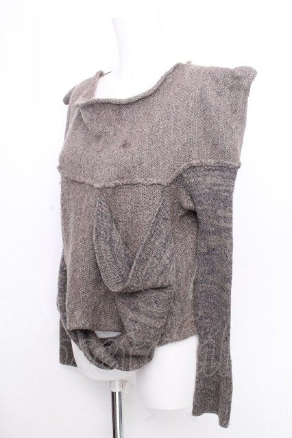 画像4: ヴィヴィアンウエストウッド 中古 / 単色オーブ刺繍ルーズスクエアニット 2 ベージュ  S-26-10-04-021-to-HR-ZS (4)