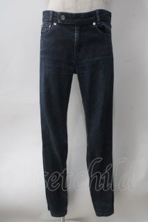 f98383-01.jpg
