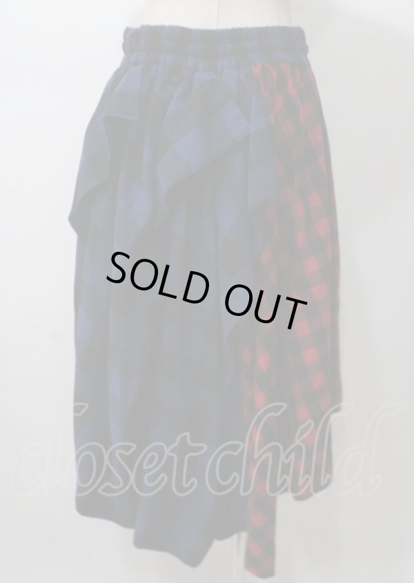 画像2: ヴィヴィアンウエストウッド 中古 / タータン切リ替エ変形スカート 00 赤×青  Y-25-07-20-045-sk-SZ-ZY (2)