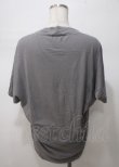 画像2: ヴィヴィアンウエストウッド 中古 / 星座pt半袖カットソー 2 グレー  Y-25-07-20-027-to-SZ-ZY (2)