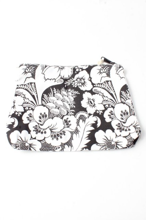 画像2: ヴィヴィアンウエストウッド 中古 / BOTTOM GUSSETポーチ  ホワイト  Y-25-09-10-012-gd-SZ-ZY (2)