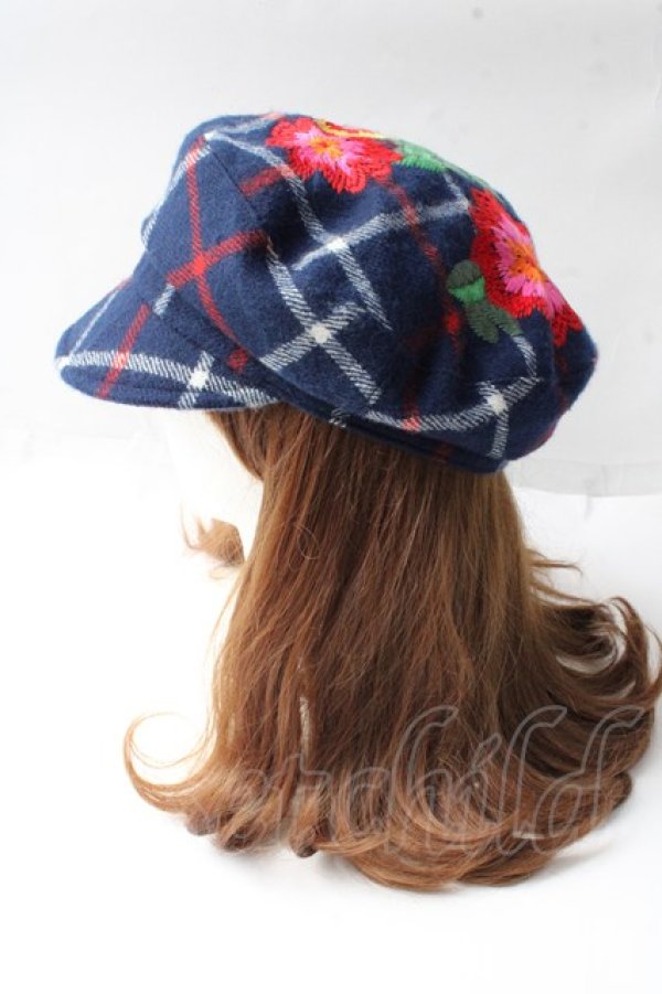 画像2: ヴィヴィアンウエストウッド 中古 / フラワー刺繍チェック柄キャスケット  紺  Y-25-09-10-016-ha-SZ-ZY (2)