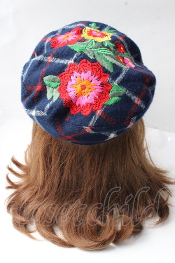 画像3: ヴィヴィアンウエストウッド 中古 / フラワー刺繍チェック柄キャスケット  紺  Y-25-09-10-016-ha-SZ-ZY (3)