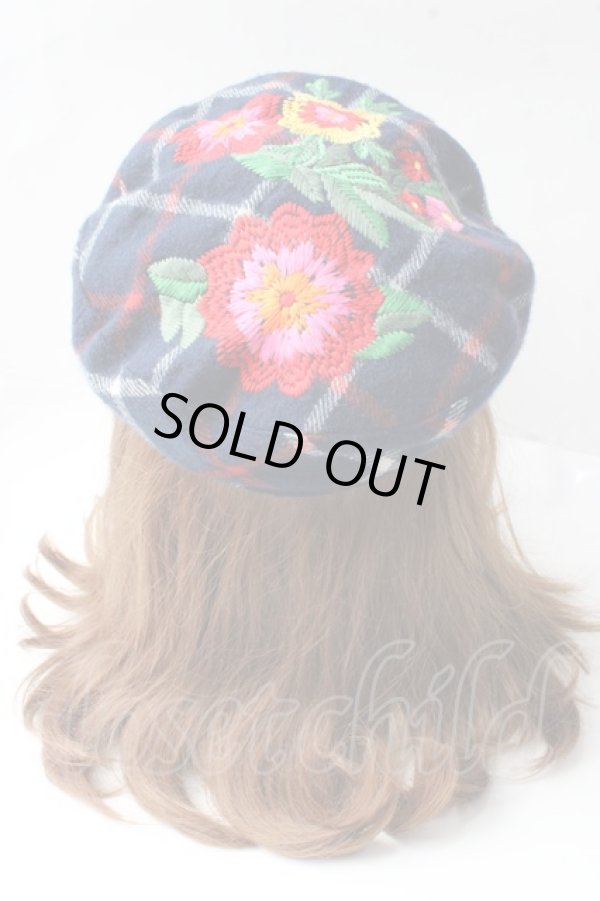 画像3: ヴィヴィアンウエストウッド 中古 / フラワー刺繍チェック柄キャスケット  紺  Y-25-09-10-016-ha-SZ-ZY (3)