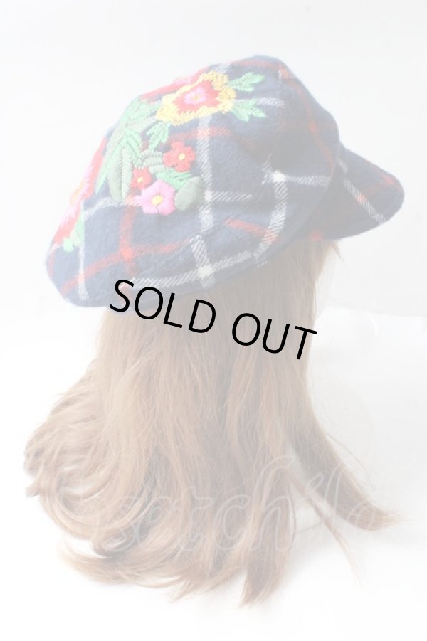 画像4: ヴィヴィアンウエストウッド 中古 / フラワー刺繍チェック柄キャスケット  紺  Y-25-09-10-016-ha-SZ-ZY (4)