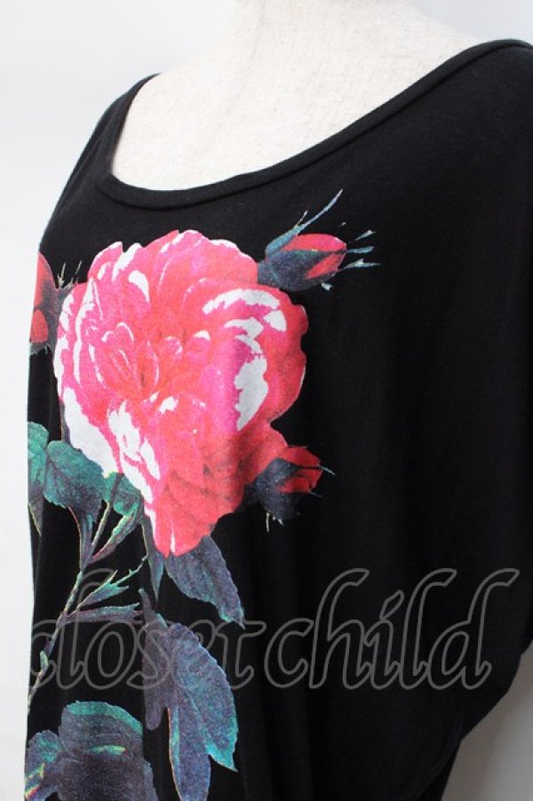 画像4: ヴィヴィアンウエストウッド 中古 / ローズプリント変形Ｔシャツ 2 黒  Y-25-09-17-052-to-SZ-ZY (4)